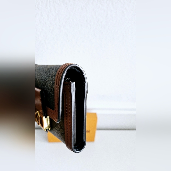 Louis Vuitton Dauphine Compact Wallet - Microchipped - Picture 5 of 8